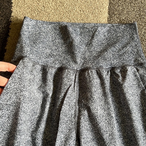 Lululemon Align capris Womens 8 - Picture 2 of 6